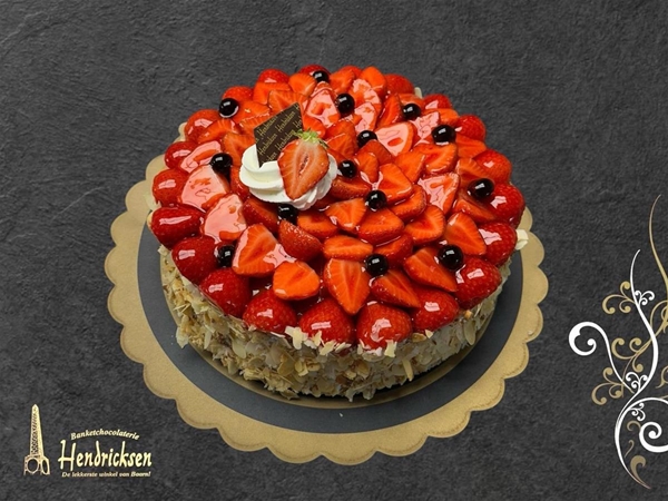 Aardbeicaketaart